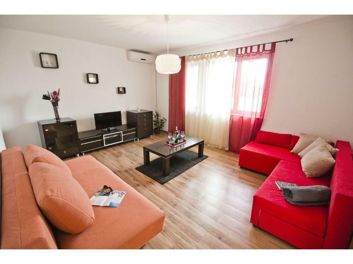 פודסטראנה Apartment Josip מראה חיצוני תמונה