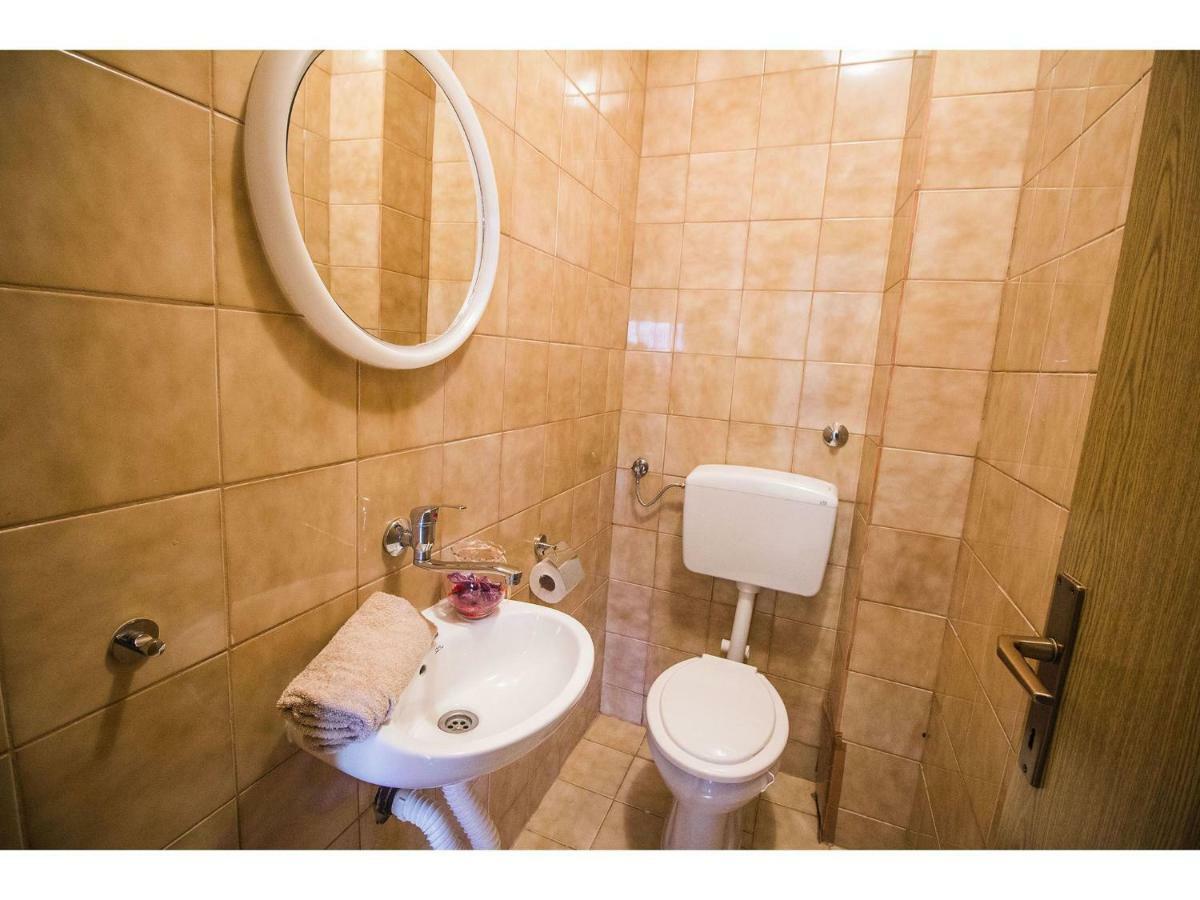 פודסטראנה Apartment Josip מראה חיצוני תמונה